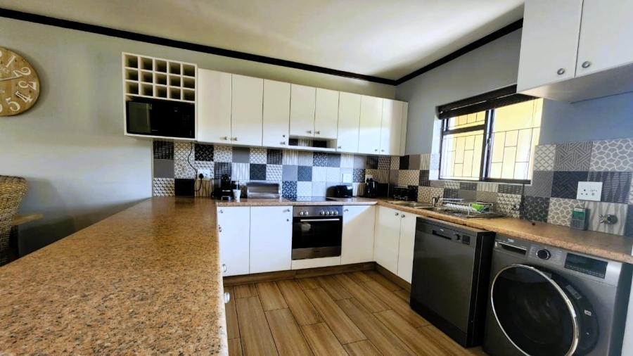3 Bedroom Property for Sale in Santini Village Western Cape